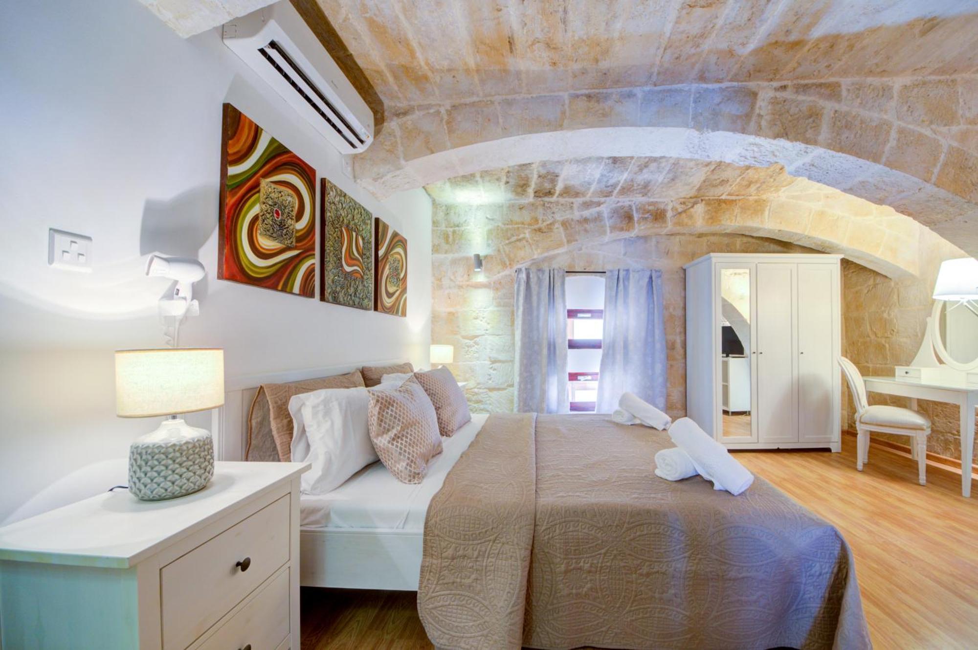 Valletta Waterfront Villa With Pool And Jacuzzi Exterior photo