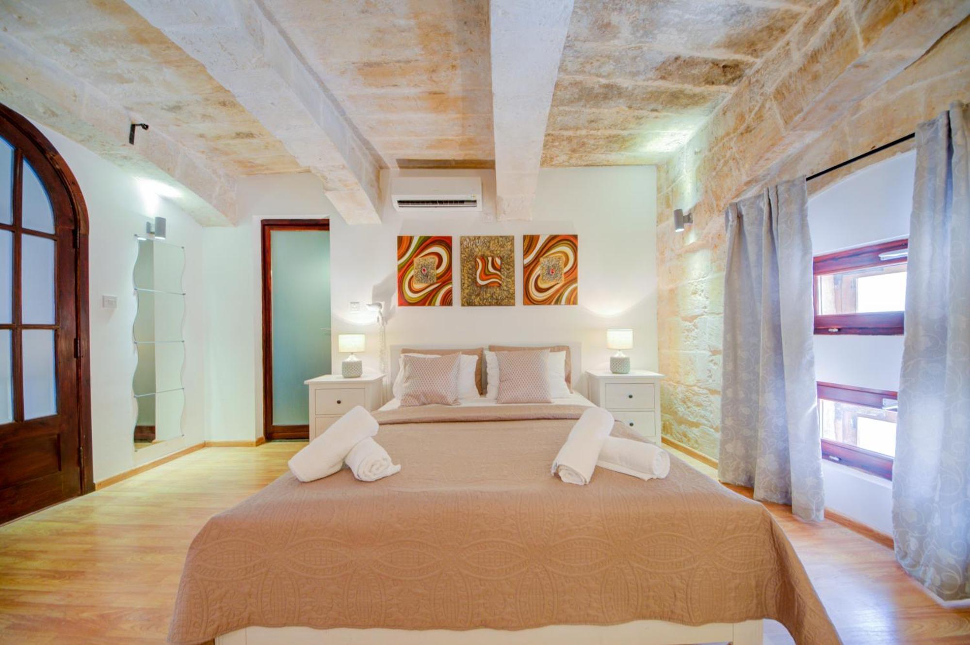 Valletta Waterfront Villa With Pool And Jacuzzi Exterior photo