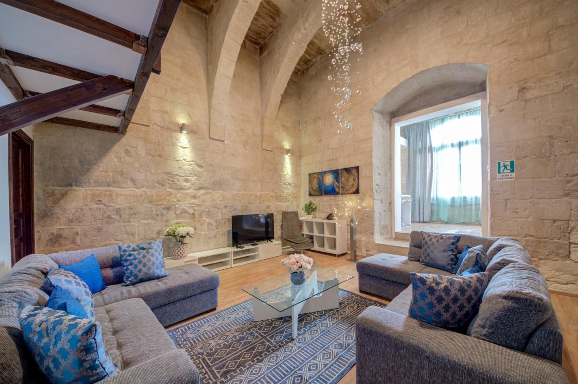 Valletta Waterfront Villa With Pool And Jacuzzi Exterior photo