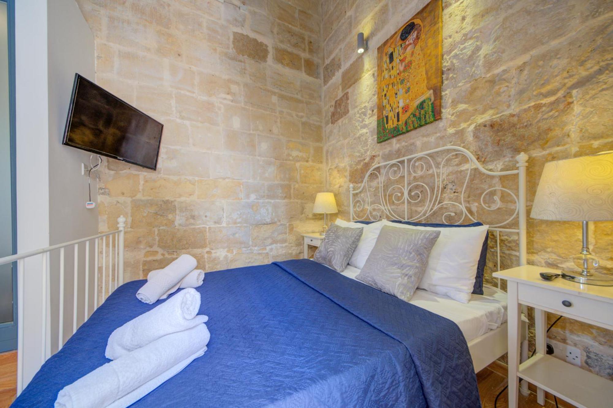 Valletta Waterfront Villa With Pool And Jacuzzi Exterior photo