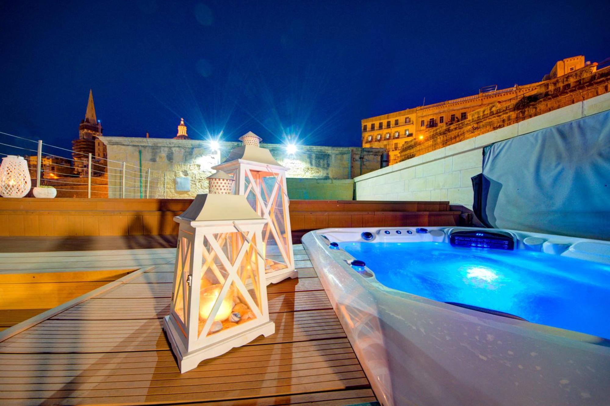 Valletta Waterfront Villa With Pool And Jacuzzi Exterior photo