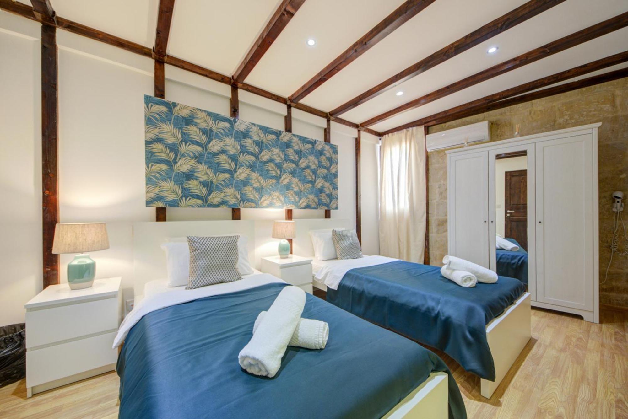 Valletta Waterfront Villa With Pool And Jacuzzi Exterior photo
