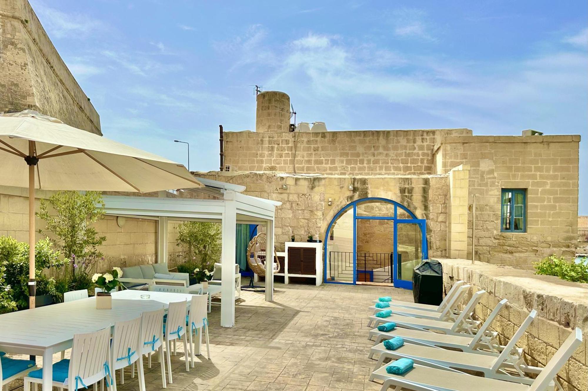 Valletta Waterfront Villa With Pool And Jacuzzi Exterior photo